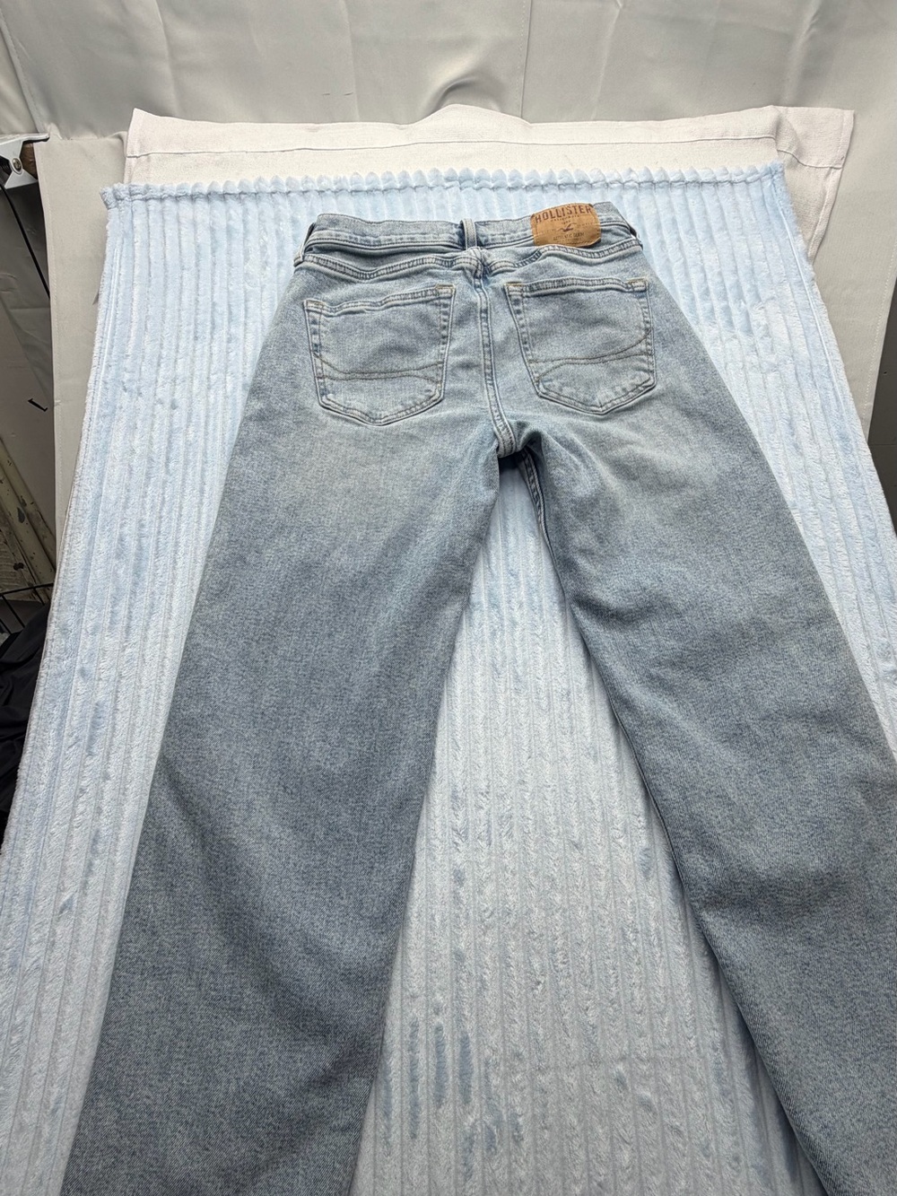 Hollister Light Blue Straight-Leg Jeans - Picture 7 of 10